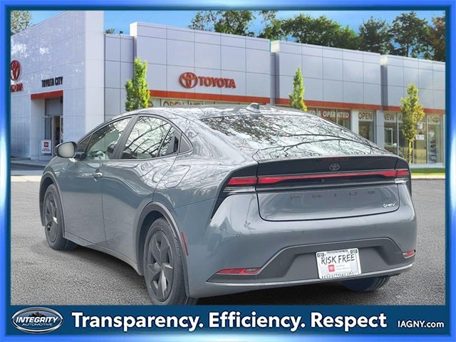 2024 Toyota Prius LE
