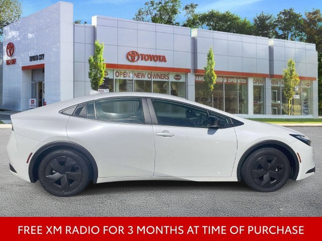 2025 Toyota Prius LE