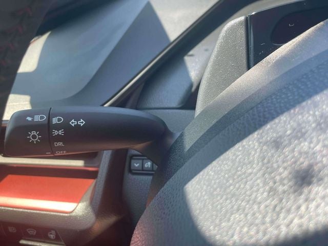 2025 Toyota Prius Plug-In Hybrid SE