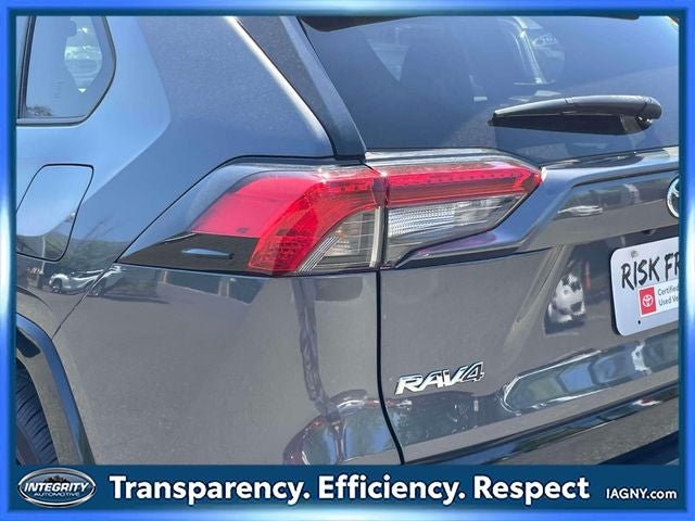 2023 Toyota RAV4 SE - Photo 11