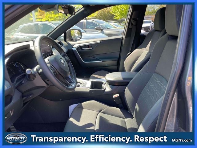 2023 Toyota RAV4 SE - Photo 16