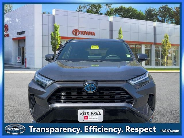 2023 Toyota RAV4 SE - Photo 2