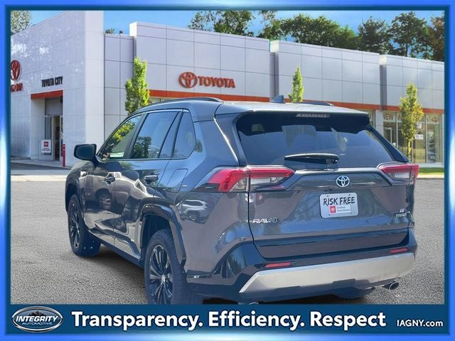 2023 Toyota RAV4 SE - Photo 8