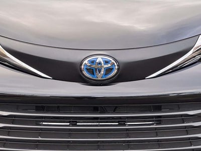 2026 Toyota Sienna LE Mobility 8 Passenger