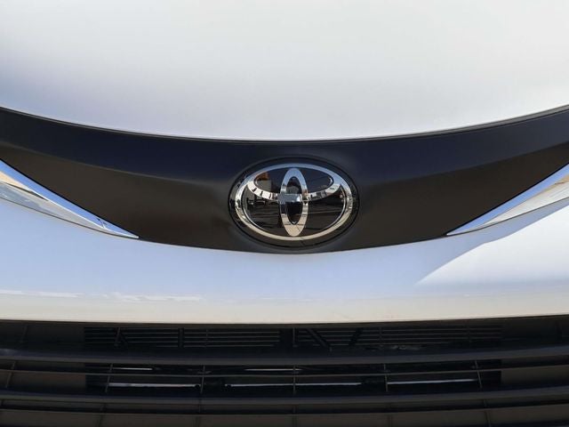 2026 Toyota Sienna LE 8 Passenger Mobility Van Taxi Ready