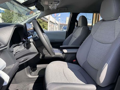2026 Toyota Sienna LE 8 Passenger Mobility Van Taxi Ready