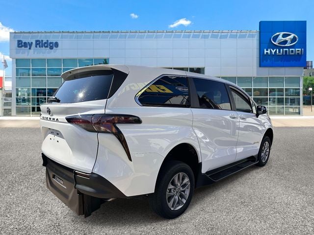 2026 Toyota Sienna LE 8 Passenger Mobility Van Taxi Ready