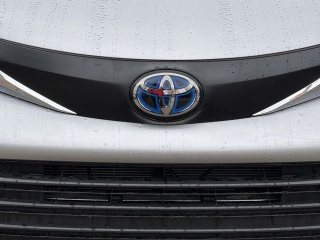 2025 Toyota Sienna LE 8 Passenger