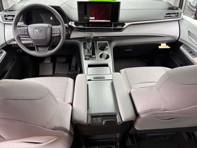 2025 Toyota Sienna LE 8 Passenger