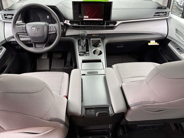 2025 Toyota Sienna LE 8 Passenger