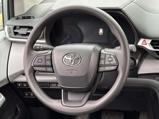 2025 Toyota Sienna LE 8 Passenger