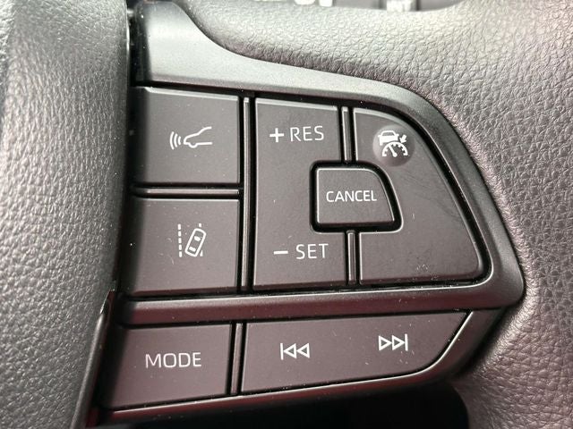 2025 Toyota Sienna LE 8 Passenger