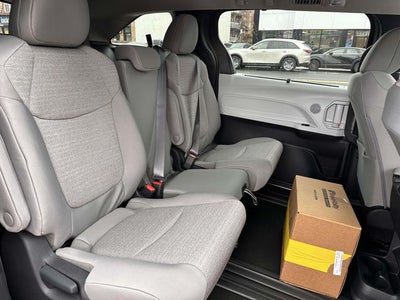 2025 Toyota Sienna LE 8 Passenger