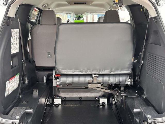2025 Toyota Sienna LE 8 Passenger