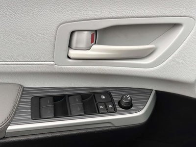 2025 Toyota Sienna Mobility LE 8 Passenger