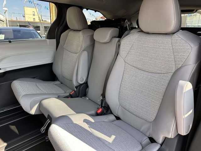 2026 Toyota Sienna LE 8 Passenger Mobility Van Taxi Ready