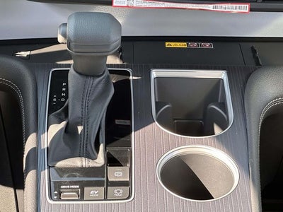 2026 Toyota Sienna LE 8 Passenger Mobility Van Taxi Ready