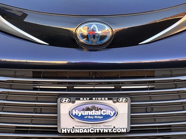 2022 Toyota Sienna Limited 7 Passenger