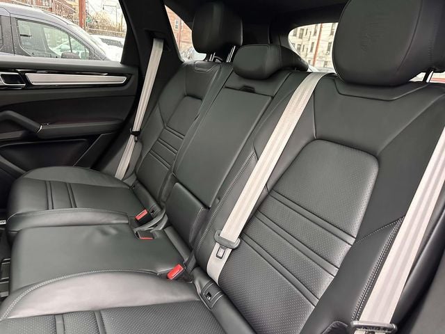2023 Porsche Cayenne Base