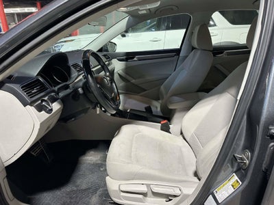 2016 Volkswagen Passat 1.8T R-Line