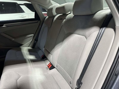 2016 Volkswagen Passat 1.8T R-Line