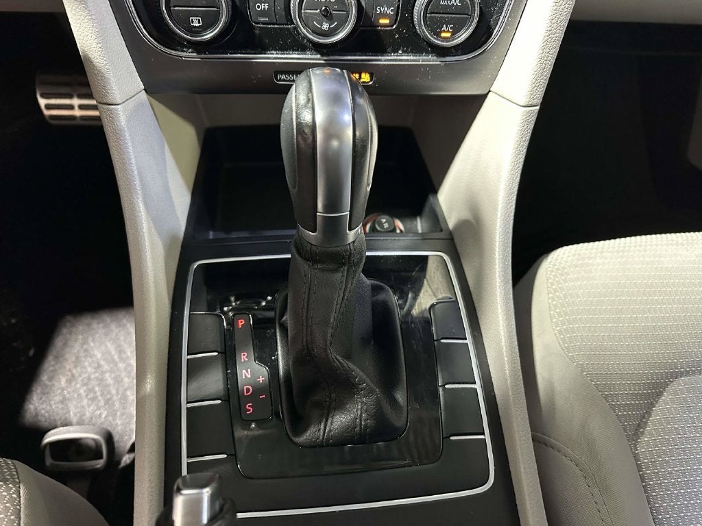 2016 Volkswagen Passat 1.8T R-Line