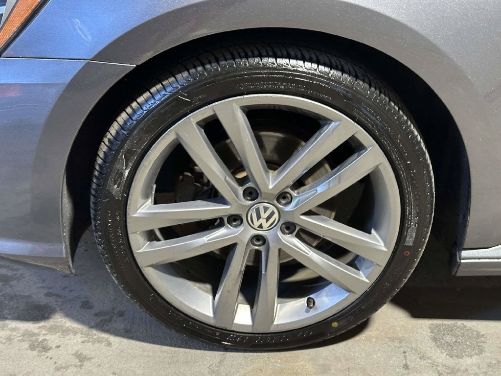 2016 Volkswagen Passat 1.8T R-Line