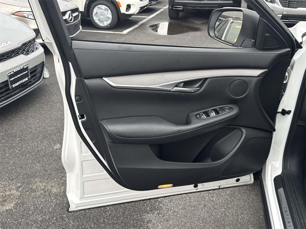 2023 INFINITI QX50 PURE