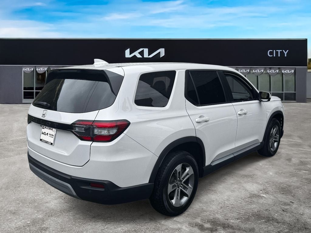 2023 Honda Pilot EX-L 8 Passenger