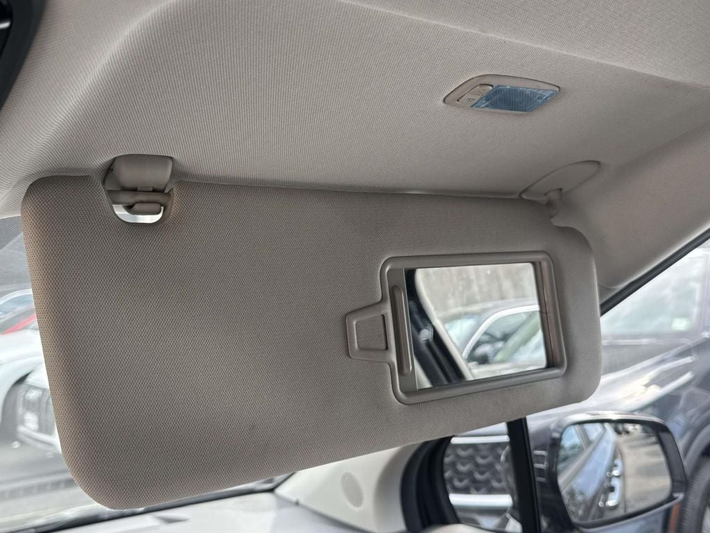 2022 Kia Carnival LX