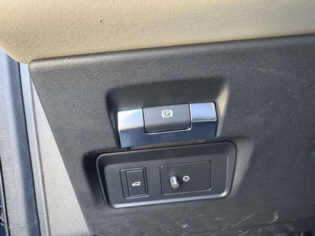 2023 Land Rover Discovery Sport SE