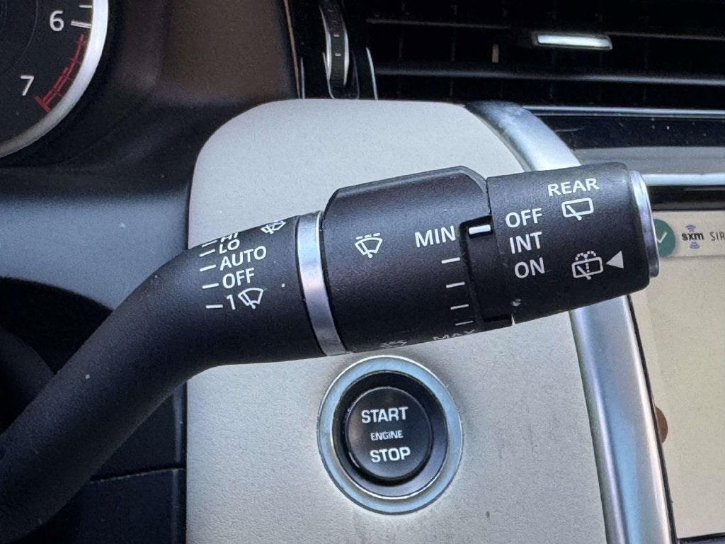 2023 Land Rover Discovery Sport SE