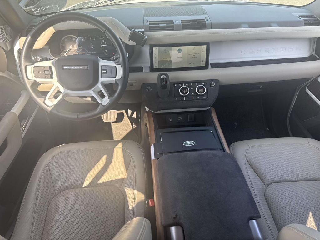 2023 Land Rover Defender 110 SE
