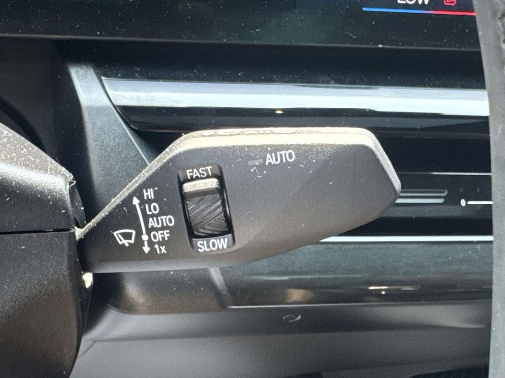 2025 BMW 5 Series 530i xDrive