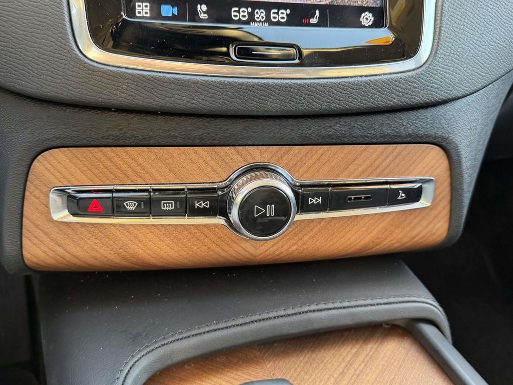 2023 Volvo XC90 B6 Plus 6-Seater