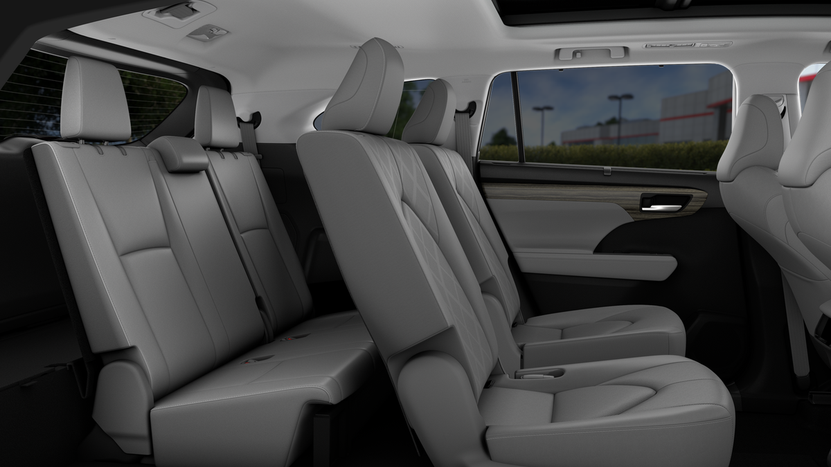 2026 Toyota Highlander Hybrid Platinum