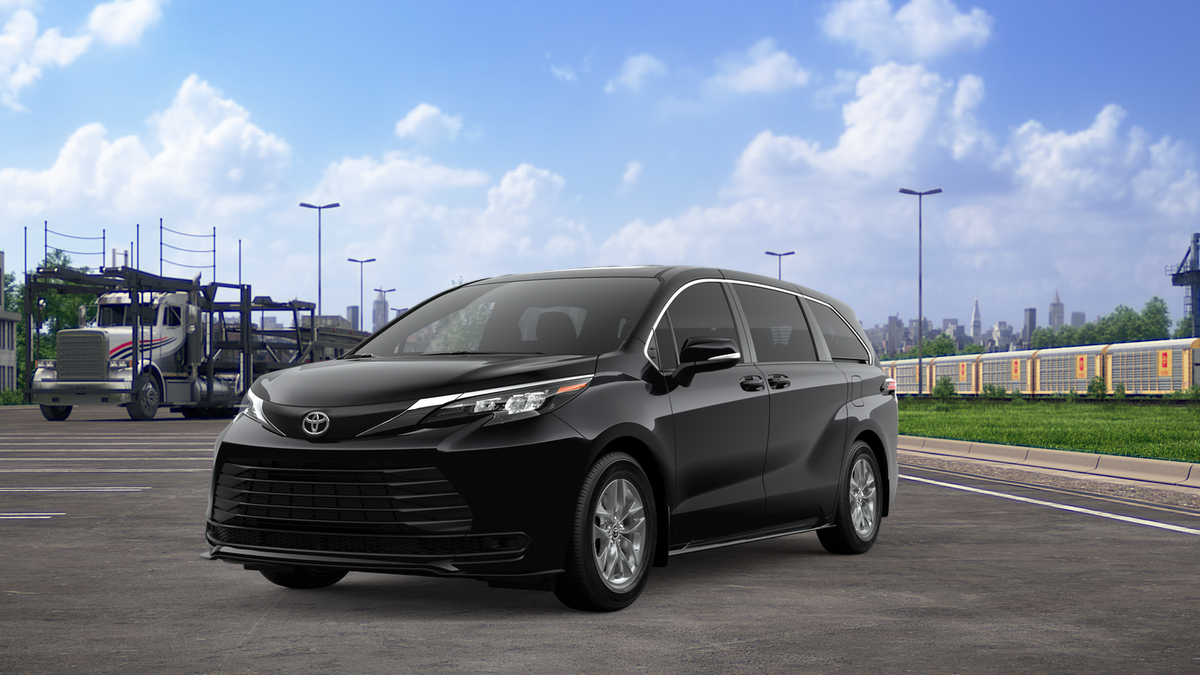 2026 Toyota Sienna LE 8-Passenger Hybrid FWD's photo