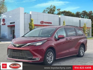 2023 Toyota Sienna XLE PRICED TO MAKE IT YOURS!
